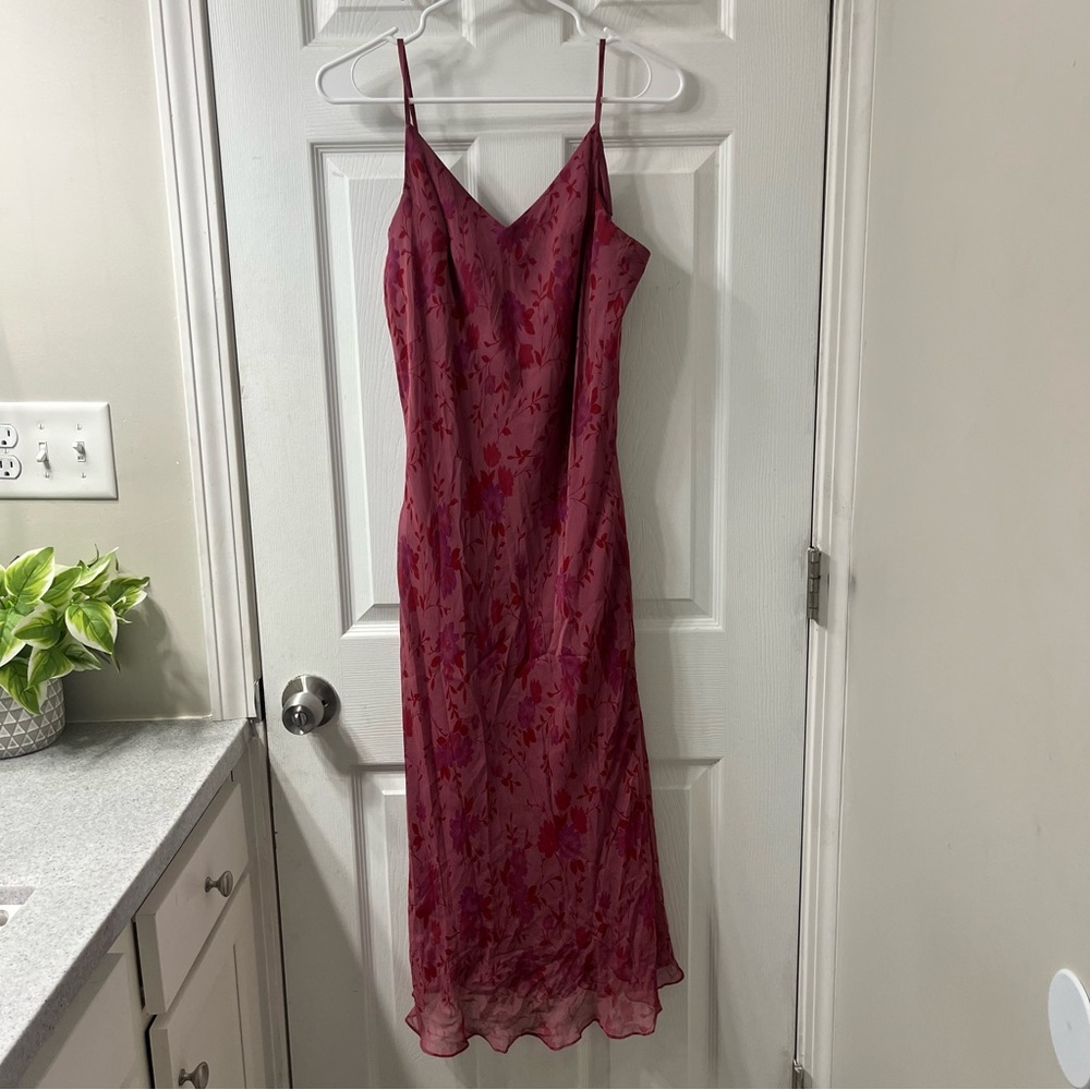 Burgundy red vintage style silk floral midi dress and cardigan - Picture 3 of 9